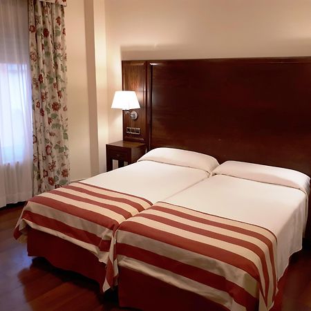 Hotel Urogallo В'єлья Екстер'єр фото