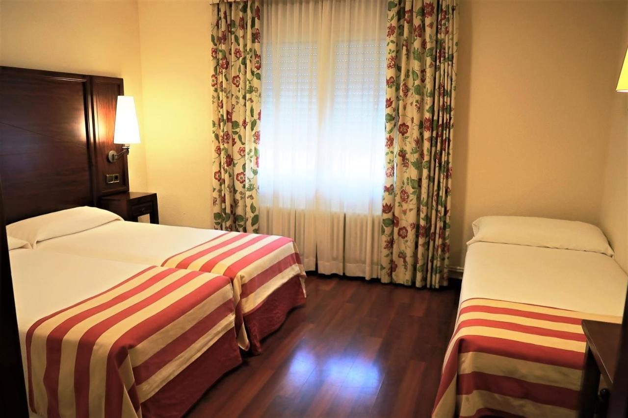 Hotel Urogallo В'єлья Екстер'єр фото