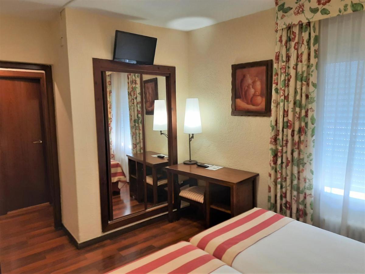 Hotel Urogallo В'єлья Номер фото