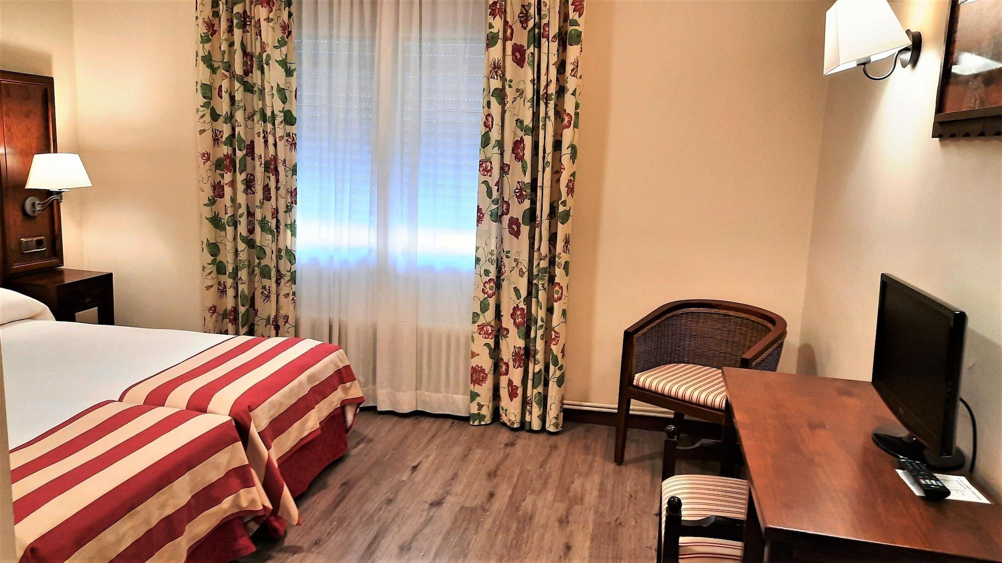 Hotel Urogallo В'єлья Екстер'єр фото