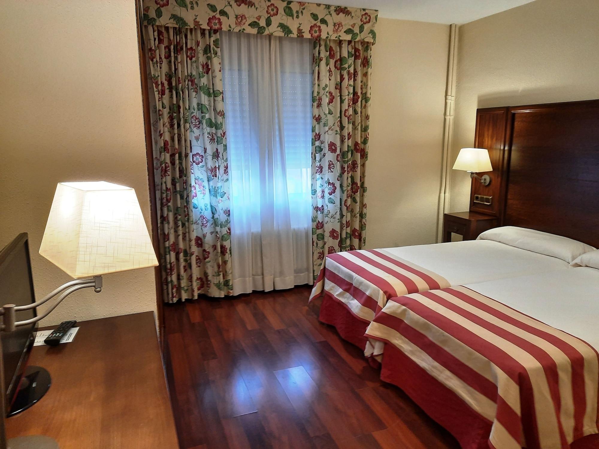 Hotel Urogallo В'єлья Екстер'єр фото