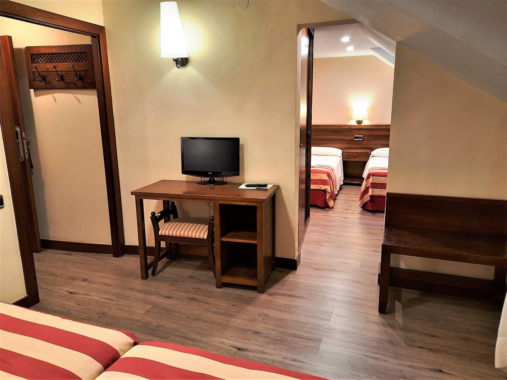 Hotel Urogallo В'єлья Екстер'єр фото