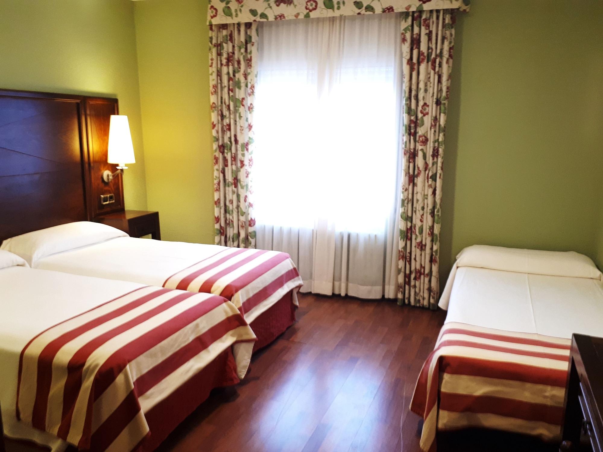 Hotel Urogallo В'єлья Екстер'єр фото