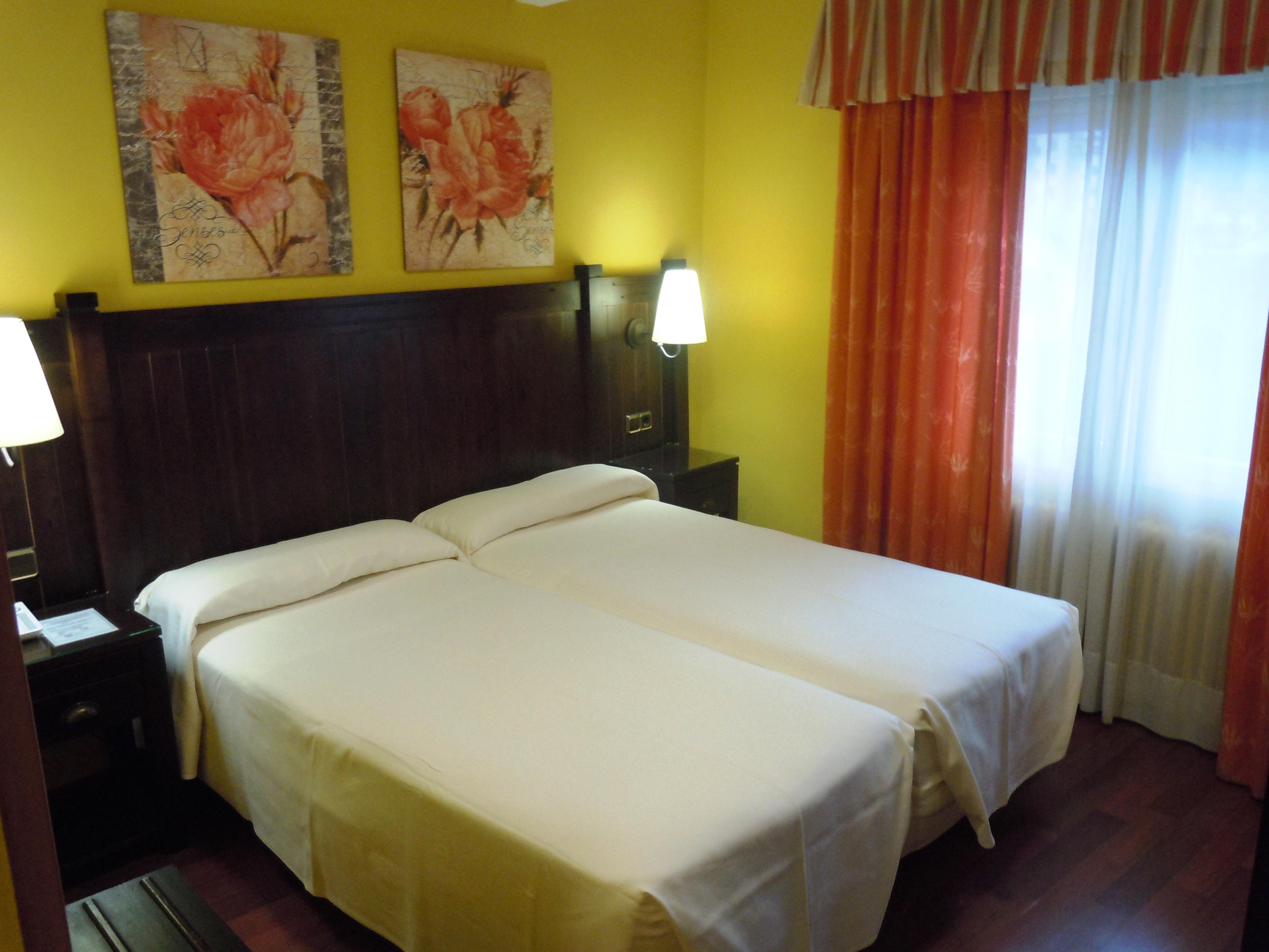 Hotel Urogallo В'єлья Екстер'єр фото