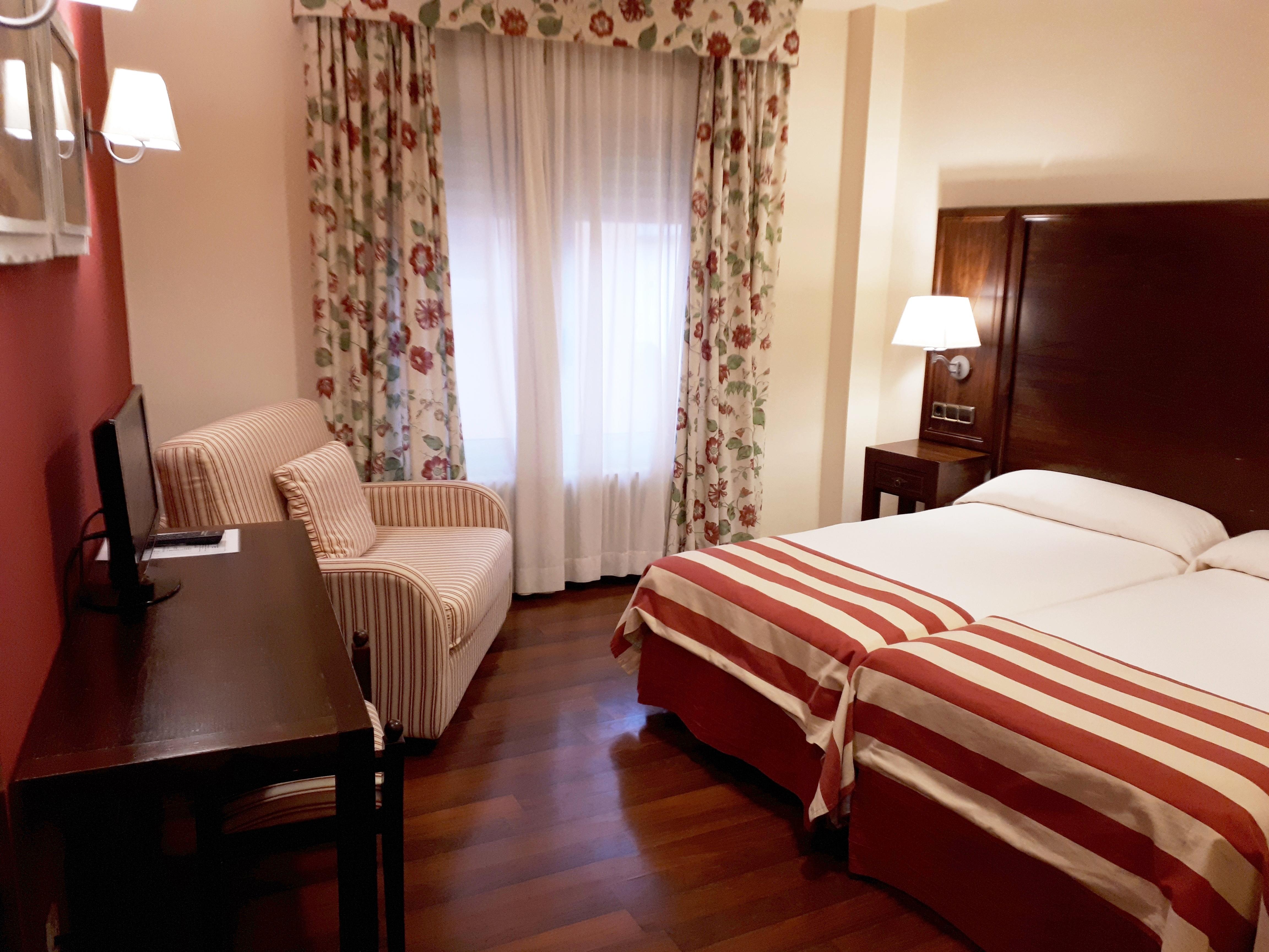 Hotel Urogallo В'єлья Екстер'єр фото