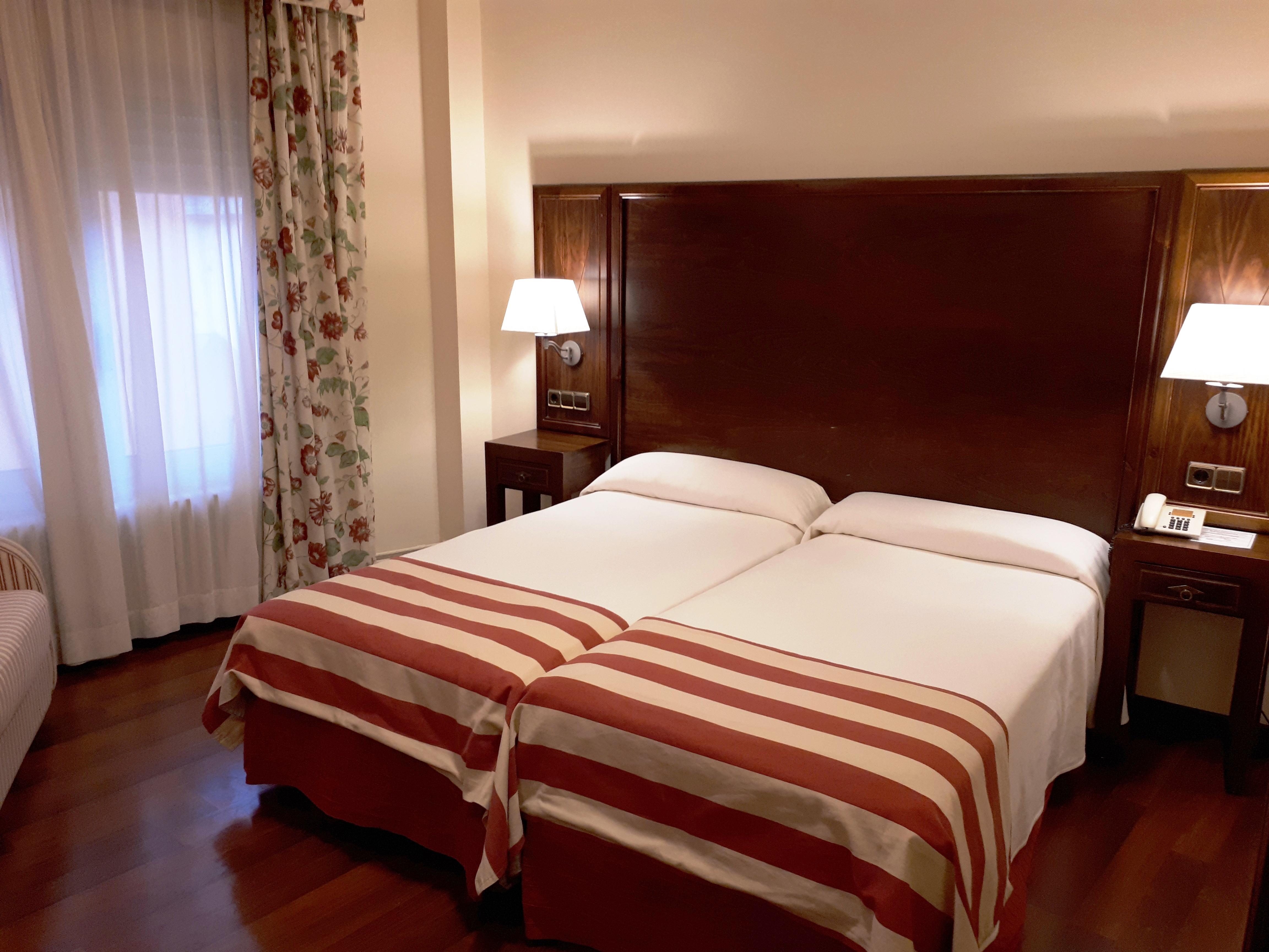Hotel Urogallo В'єлья Екстер'єр фото