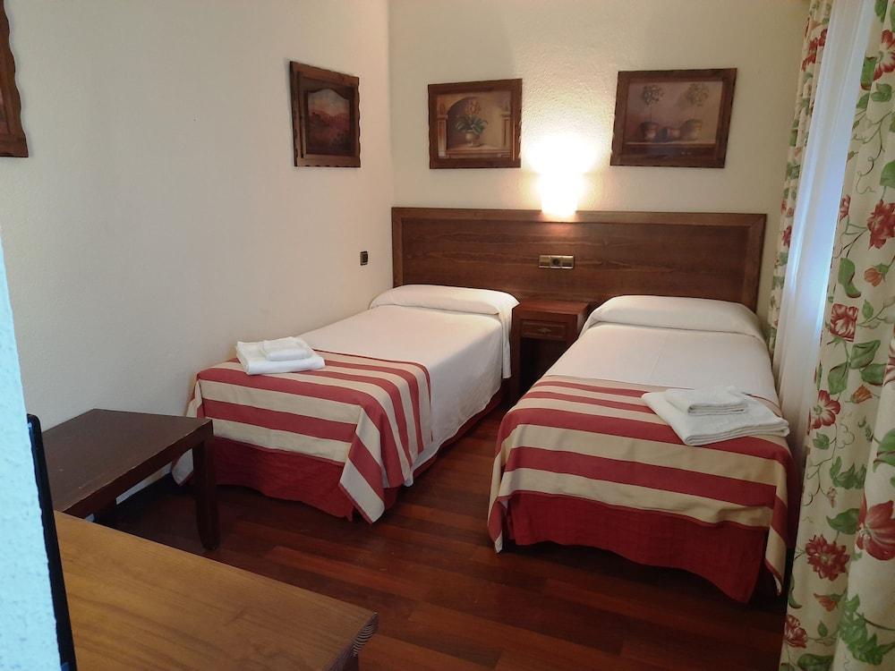 Hotel Urogallo В'єлья Екстер'єр фото