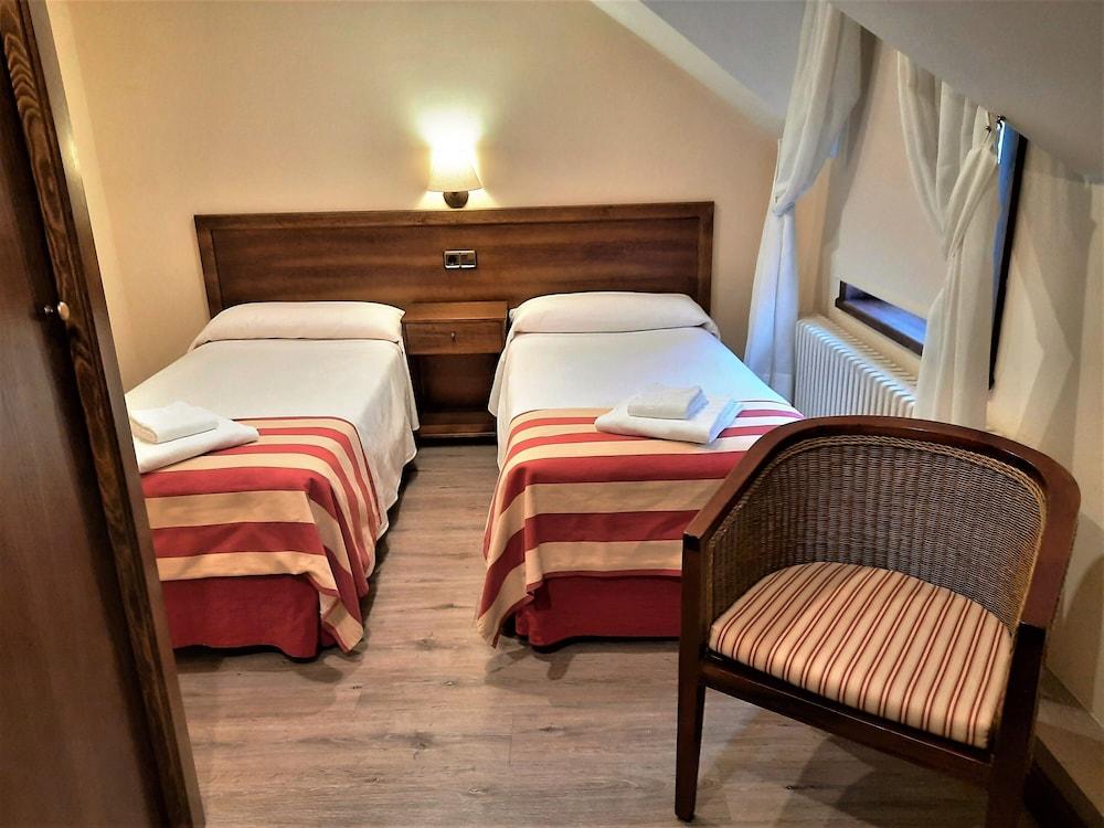 Hotel Urogallo В'єлья Екстер'єр фото