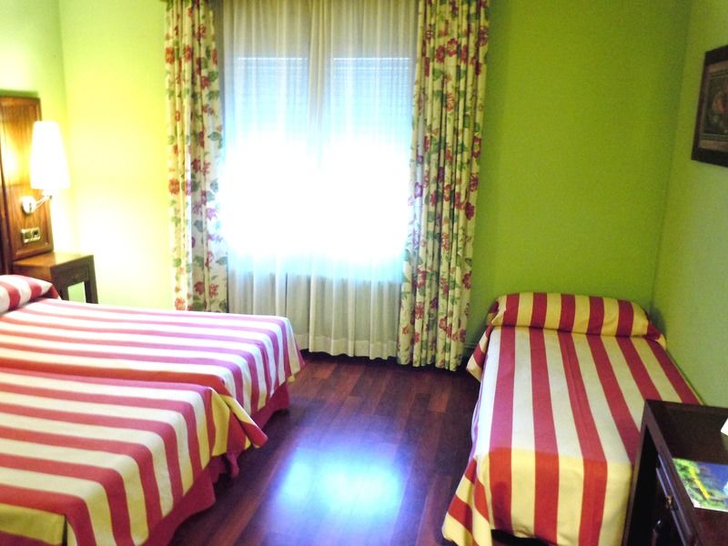 Hotel Urogallo В'єлья Екстер'єр фото