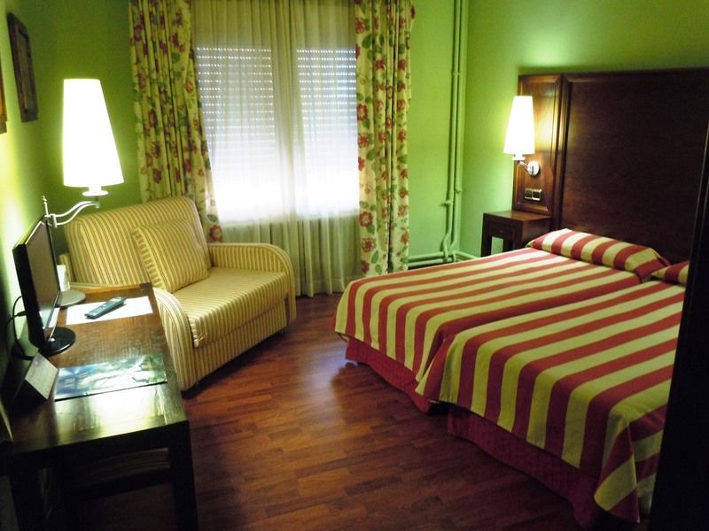 Hotel Urogallo В'єлья Екстер'єр фото