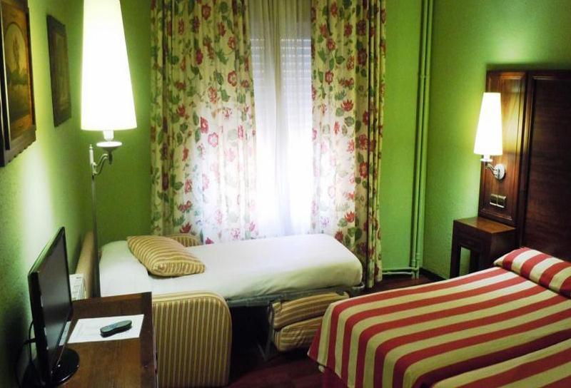 Hotel Urogallo В'єлья Екстер'єр фото